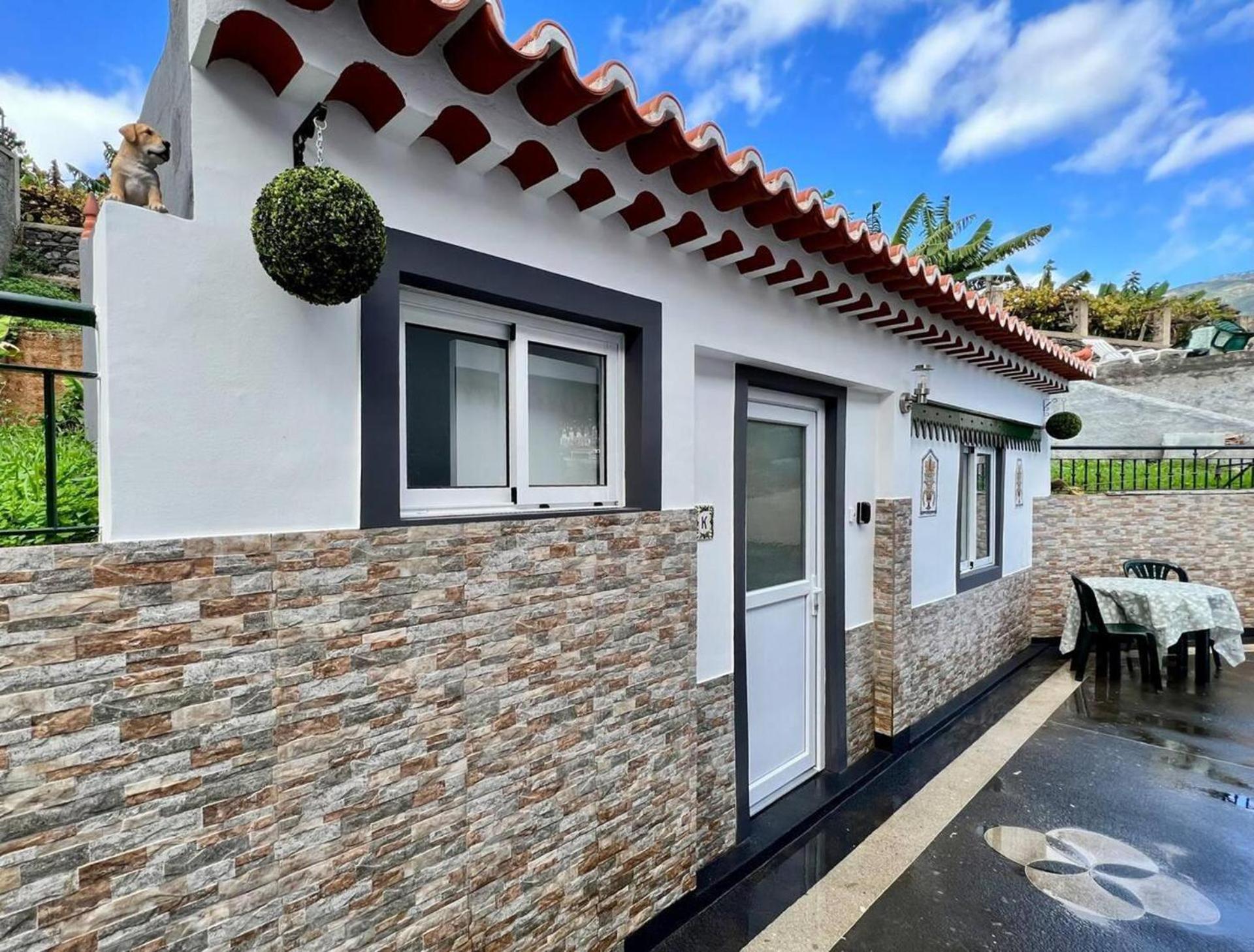 Modern Minimalist Studio With Essential Comfort 丰沙尔 外观 照片